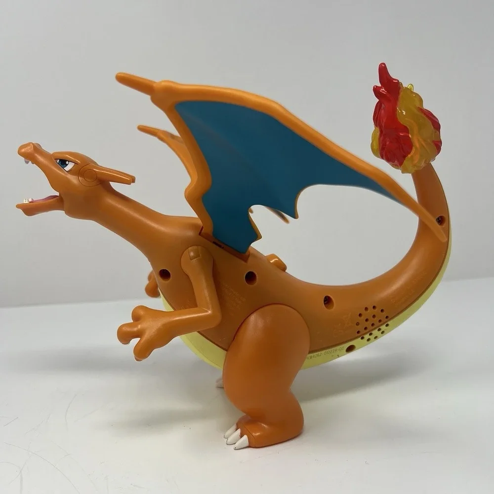 Pokemon Flame & Flight Charizard Deluxe 8